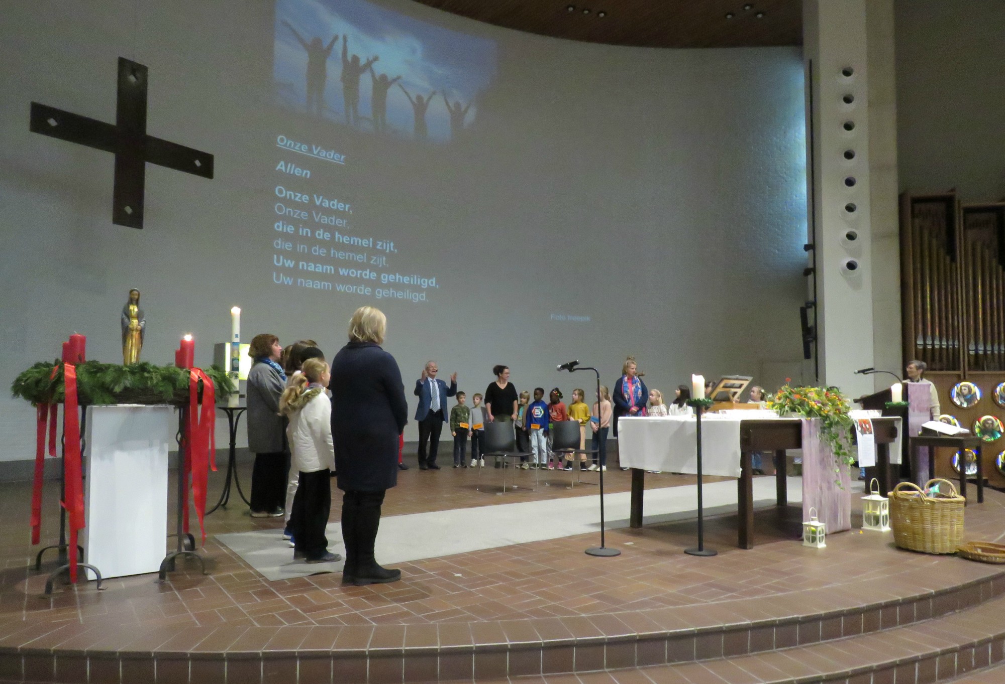 Catechesebijeenkomst 2 | Het kerkelijk jaar | Vormelingen 2024 | Sint-Anna-ten-Drieënkerk, Antwerpen Linkeroever